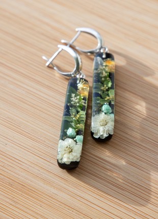 Minimalist real flower earrings, Resin flower earrings2 photo