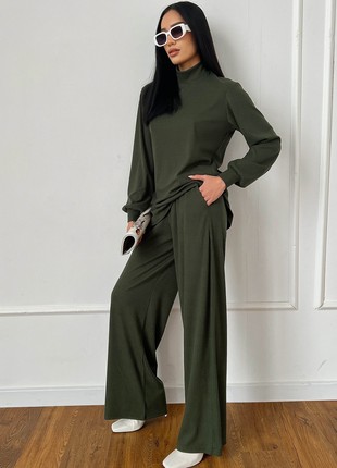 Tunic and culotte suit in khaki color