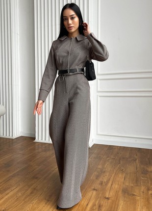 Suit jacket and trousers in gray color