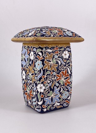 Tea box. crimean tatar ceramic plate in the author's style «quru isar»