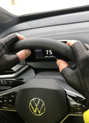 Men's leather driving gloves fingerless
