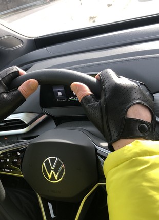 Men's leather driving gloves fingerless3 photo