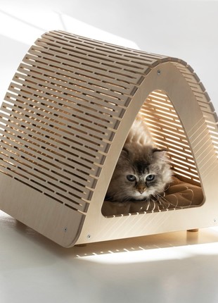 Wooden pet condo “Namet” with a cotton bed