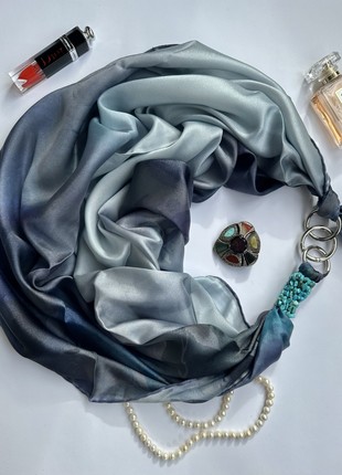 Scarf ",, Blue ocean of love ,, from the brand MyScarf. Decorated with natural turquoise