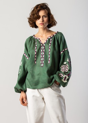 Embroidered shirt in linen with floral ornament Butterfly green