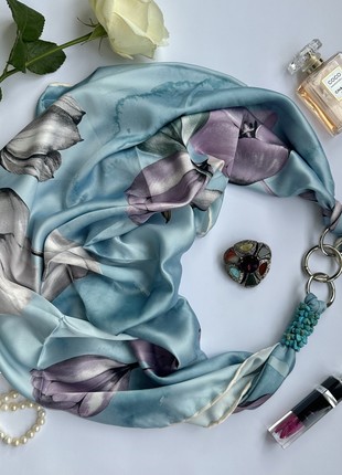 Scarf "turquoise waltz of the Flowers,,  ,, from the brand MyScarf. Decorated with natural sodalite7 photo