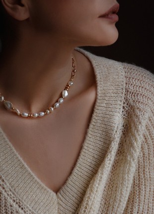Pearl choker with assymetry design1 photo