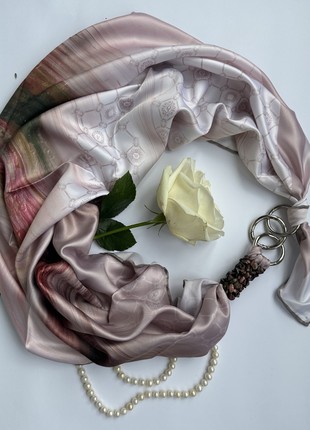 Scarf ,, poetry of love ,,from the brand MyScarf. Decorated with natural granet5 photo
