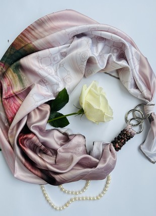 Scarf ,, poetry of love ,,from the brand MyScarf. Decorated with natural granet1 photo
