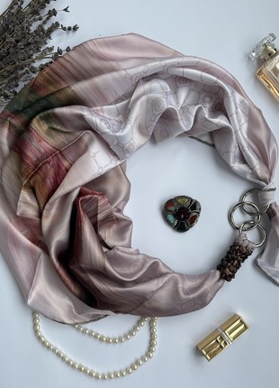 Scarf ,, poetry of love ,,from the brand MyScarf. Decorated with natural granet6 photo