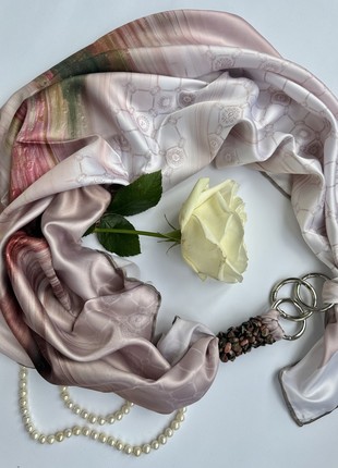 Scarf ,, poetry of love ,,from the brand MyScarf. Decorated with natural granet9 photo