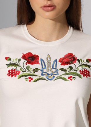 Milk-coloured women's T-shirt with "Trident in Poppies" embroidery4 photo