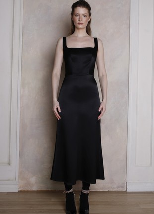 Black long dress with neckline7 photo