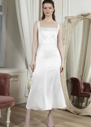 White long dress with neckline