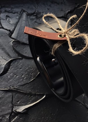 Leather belt with engraving