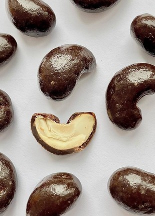 Mini Box vegan dragees nuts&dry fruits coated carob chocolate8 photo