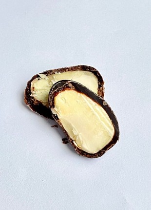 Dragee Almonds coated carob chocolate and raspberry powder3 photo