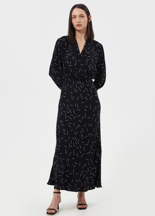 Black viscose elongated midi dress in geometric print