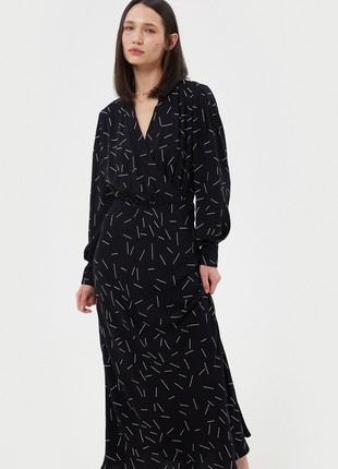 Black viscose elongated midi dress in geometric print2 photo
