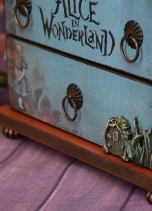 Mini chest of drawers Alice in Wonderland2 photo