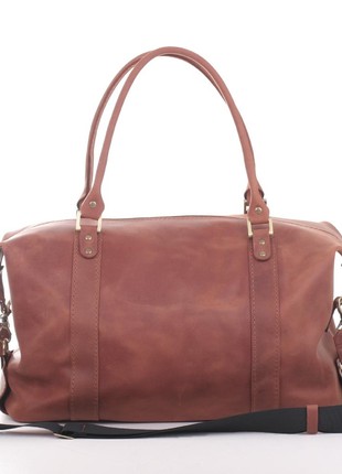 A convenient cognac-colored travel bag7 photo