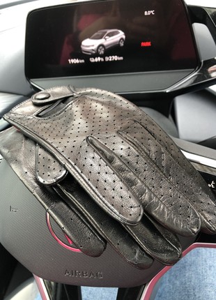 Women's  leather driving gloves1 photo