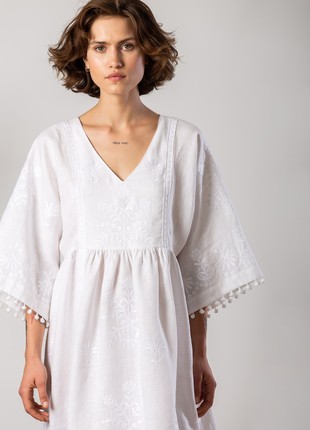 White easy linen dress with floral embroidery Virgin8 photo