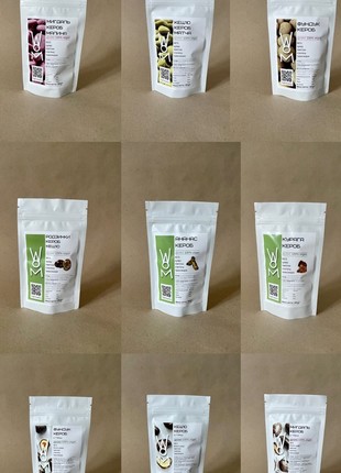 Dragee Almonds coated carob chocolate and raspberry powder5 photo