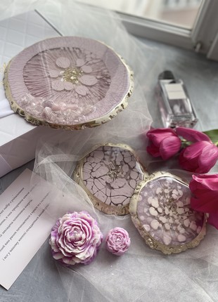Exquisite gifts made of epoxy resin10 photo