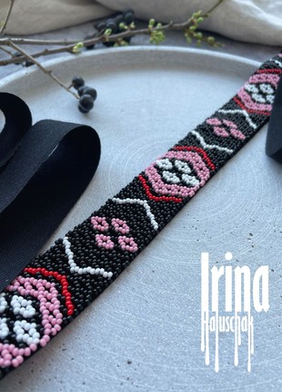 Modern interpritation of ribbon necklace Lesya Ukrainka was worn Red and pink beaded choker