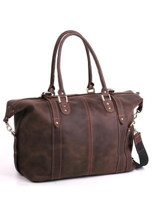 Stylish brown travel bag made of crazy horse leather1 photo