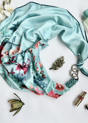 Scarf  "Breakfast at Tiffany's" from the brand MyScarf. Decorated with natural amazonite1 photo