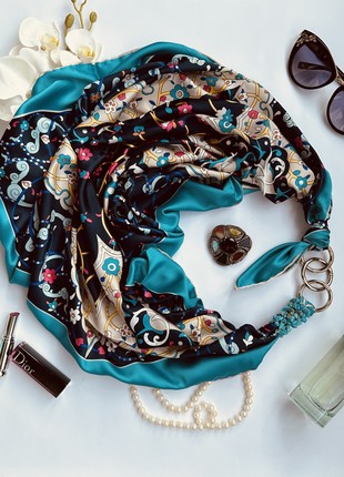 Scarf "turquoise waltz of the Flowers,,  ,, from the brand MyScarf. Decorated with natural sodalite3 photo
