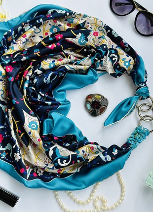 Scarf "turquoise waltz of the Flowers,,  ,, from the brand MyScarf. Decorated with natural sodalite5 photo