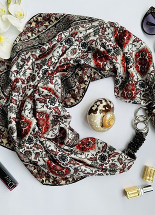 Scarf "Eastern fairy tale" from the brand MyScarf. Decorated with natural  eye of the Tiger