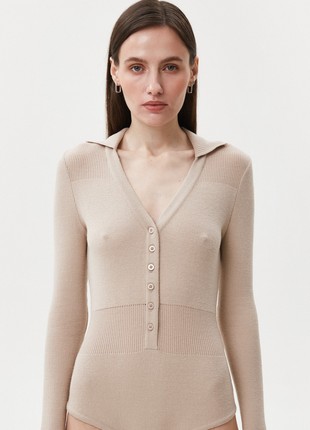 Beige knitted bodysuit with viscose