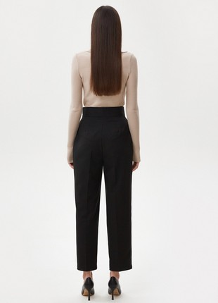 Black cropped pants made of suit fabric with visco2 photo