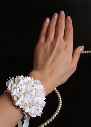 Floral wedding bracelet for a bride or bridesmaids , Ivory bride jewelry1 photo
