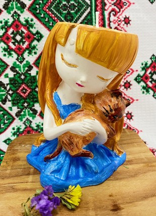 Soybean candle in a planter -  girl and magic cat3 photo