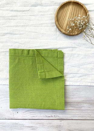 Set of 2 Light green Cloth Napkins for Weddings and Dinners - 10'' x 10'' (25 x 25 cm)3 photo