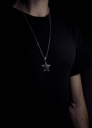 Rising necklace - star pendant with chain2 photo