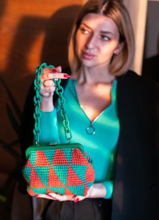 Crochet clutch with leather clasp