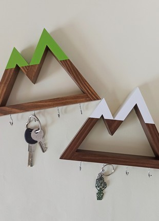 Wall key holder with  2 peaks5 photo