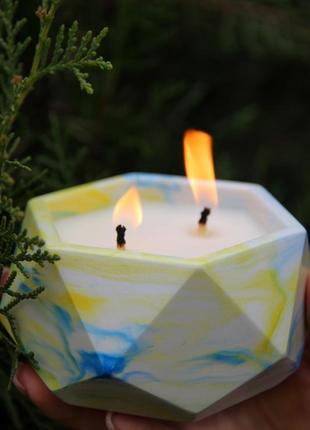 Soy candle marble blue and yellow3 photo