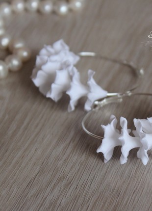 White floral earrings hoops, Bridal earrings,4 photo