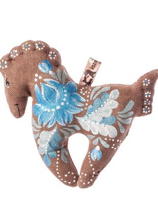 Little horse with silver and blue flowers