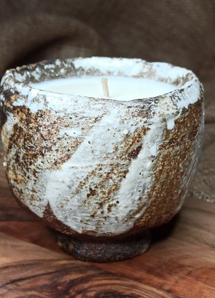 Handmade ceramic jar candle "Rainy garden" from the "Fire ceramics" series.