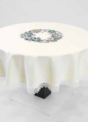 Round tablecloth with embroidery 143-19/001 photo