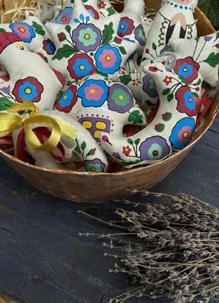 "Borschiv flower" set in a round handmade box2 photo