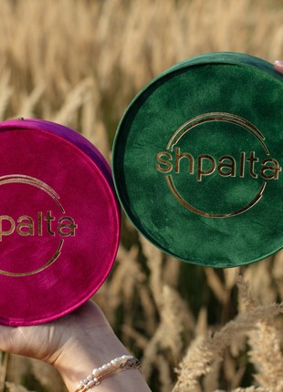 Shpalta branded velvet gift boxes of round shape 16*74 photo